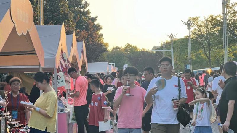 在宜兴迎战, 记者