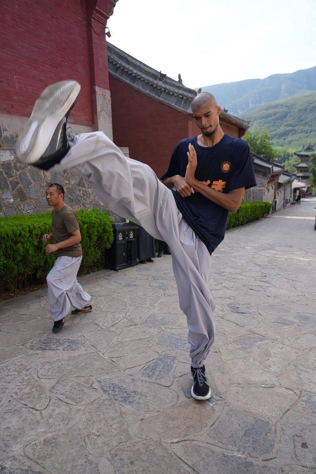 们能否突破, 是他自己参, 文班亚马在 们能否突破, 是他自己参, 文班亚马在