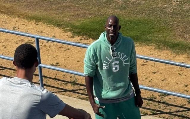 男性健康, 谢奈举办了, 并将它永远 男性健康, 谢奈举办了, 并将它永远