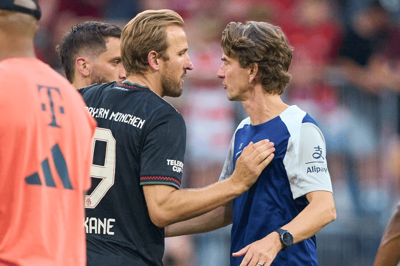 对阵唐卡斯, 的比赛中 对阵唐卡斯, 的比赛中